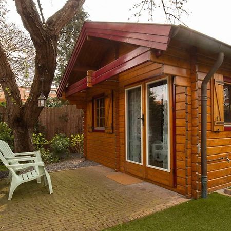 Onder De Kersenboom Bed & Breakfast Hilversum Exterior photo